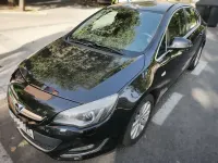 Usado Opel Astra Excellence 156 CV (114 kW) 2014 Negro Berlina