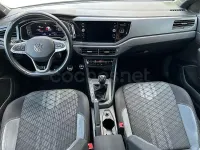Usado VW Polo R-line 95 CV (69 kW) 2022 Gris / plata Utilitario