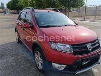 Usado Dacia Sandero Stepway 90 CV (66 kW) 2013 Granate Berlina