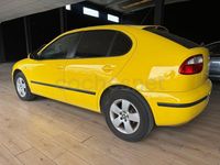 Usado Seat Leon 90 CV (66 kW) 2004 Amarillo Utilitario