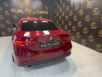 Usado Alfa Romeo Giulia 150 CV (110 kW) 2017 Rojo Berlina