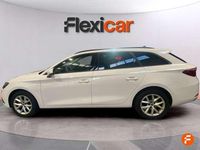 Usado Seat Leon ST Style 131 CV (96 kW) 2021 Blanco Familiar