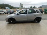 Usado Opel Corsa Essentia 69 CV (50 kW) 2005 Plateado Utilitario