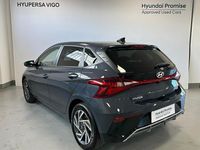 Usado Hyundai i20 100 CV (73 kW) 2024 Gris/plata Utilitario