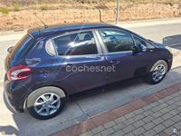 Usado Peugeot 208 Style 82 CV (60 kW) 2015 Negro Utilitario
