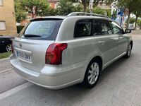 usado Toyota Avensis Wagon 1.8 VVT-i Sol