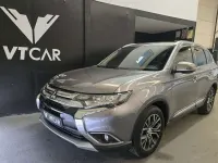 Usado Mitsubishi Outlander Motion 150 CV (110 kW) 2017 Gris SUV