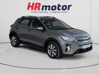 Usado Kia Stonic 120 CV (88 kW) 2023 Verde SUV