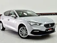 Usado Seat Leon XCELLENCE 150 CV (110 kW) 2022 Gris / plata Berlina