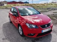 Usado Seat Ibiza Reference 90 CV (66 kW) 2016 Rojo Berlina