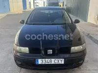 Usado Seat Leon 105 CV (77 kW) 2004 Negro Utilitario