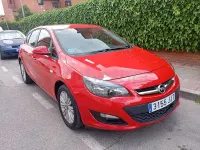 Usado Opel Astra Dynamic 110 CV (80 kW) 2015 Rojo Berlina