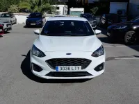 Używany Ford Focus ST-Line 125 KM (91 kW) 2021 Biały Sedan/Limuzyna