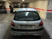 Usado Peugeot 206 75 CV (55 kW) 2003 Gris / plata Berlina
