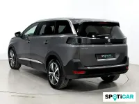 Usado Peugeot 5008 Allure 136 CV (100 kW) 2024 Gris SUV