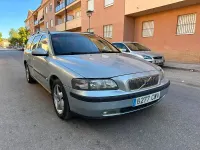 Usado Volvo V70 130 CV (95 kW) 2004 Azul Familiar