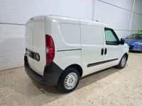 Usado Fiat Doblò Easy 90 CV (66 kW) 2015 Blanco Monovolumen