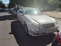 Usado Mercedes C200 Sport Edition 122 CV (89 kW) 2005 Gris / plata Berlina