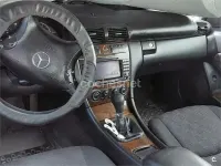 Usado Mercedes C200 Classic 122 CV (89 kW) 2007 Gris / plata Berlina