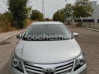 Usado Toyota Avensis Comfort 124 CV (91 kW) 2014 Gris / plata Familiar