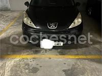 Usado Peugeot 207 70 CV (51 kW) 2010 Negro Berlina