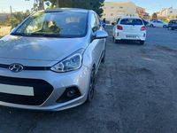 Usado Hyundai i10 66 CV (48 kW) 2015 Gris / plata Utilitario