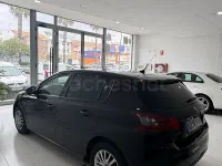 Usado Peugeot 308 Access 100 CV (73 kW) 2019 Negro Berlina