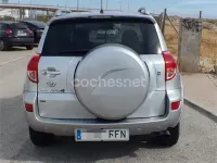 Usado Toyota RAV4 Premium 177 CV (130 kW) 2006 Gris / plata SUV