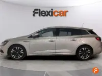 Usado Renault Mégane GrandTour Zen 115 CV (84 kW) 2021 Gris / plata Familiar