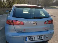 Usado Seat Ibiza 75 CV (55 kW) 2004 Gris / plata Utilitario