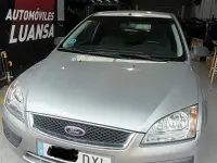 Usado Ford Focus Trend 100 CV (73 kW) 2006 Gris / plata Berlina