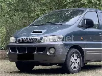 Usado Hyundai H-1 140 CV (102 kW) 2003 Verde Monovolumen