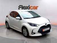Usado Toyota Yaris Hybrid Business Edition 116 CV (85 kW) 2022 Azul Berlina
