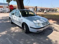 Usado VW Bora Conceptline 90 CV (66 kW) 1999 Gris / plata Berlina
