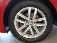 Usado VW Golf VII 115 CV (84 kW) 2019 Rojo tornado Utilitario