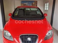 Usado Seat Altea Style 105 CV (77 kW) 2011 Rojo Monovolumen