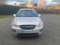 Usado Kia Carens 140 CV (102 kW) 2007 Gris / plata Monovolumen