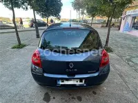 Usado Renault Clio II Authentique 70 CV (51 kW) 2006 Azul Berlina