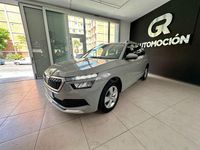 Usado Skoda Kamiq Ambition 110 CV (80 kW) 2021 Gris / plata SUV