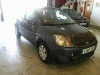 Usado Ford Fiesta Ghia 68 CV (50 kW) 2008 Gris / plata Utilitario