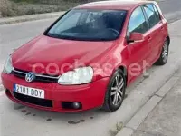 Usado VW Golf IV 100 CV (73 kW) 2004 Rojo Berlina