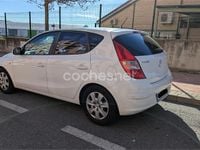 Usado Hyundai i30 Classic 90 CV (66 kW) 2009 Blanco Berlina