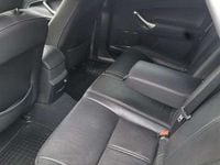 Usado Ford Mondeo Ghia 125 CV (91 kW) 2015 Gris Berlina