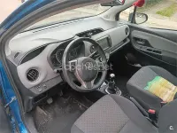 Usado Toyota Yaris Active 90 CV (66 kW) 2015 Azul Utilitario