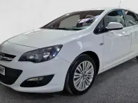 Usado Opel Astra Selective 140 CV (102 kW) 2015