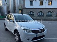 Usado Dacia Sandero Ambiance 75 CV (55 kW) 2011 Blanco Berlina