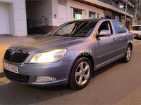 Usado Skoda Octavia Family 105 CV (77 kW) 2011 Gris / plata Berlina