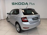 Usado Skoda Fabia Ambition 95 CV (69 kW) 2021 Gris / plata Berlina