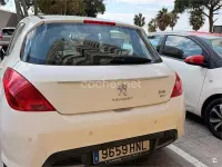 Usado Peugeot 308 Active 112 CV (82 kW) 2013 Blanco Berlina