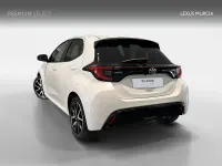 Usado Toyota Yaris Hybrid Style 68 CV (50 kW) 2022 Blanco SUV